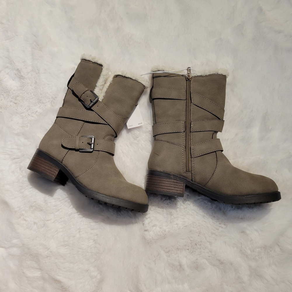 NWT Justice boots